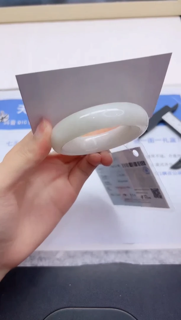 和田玉手镯未镶嵌81-52.8