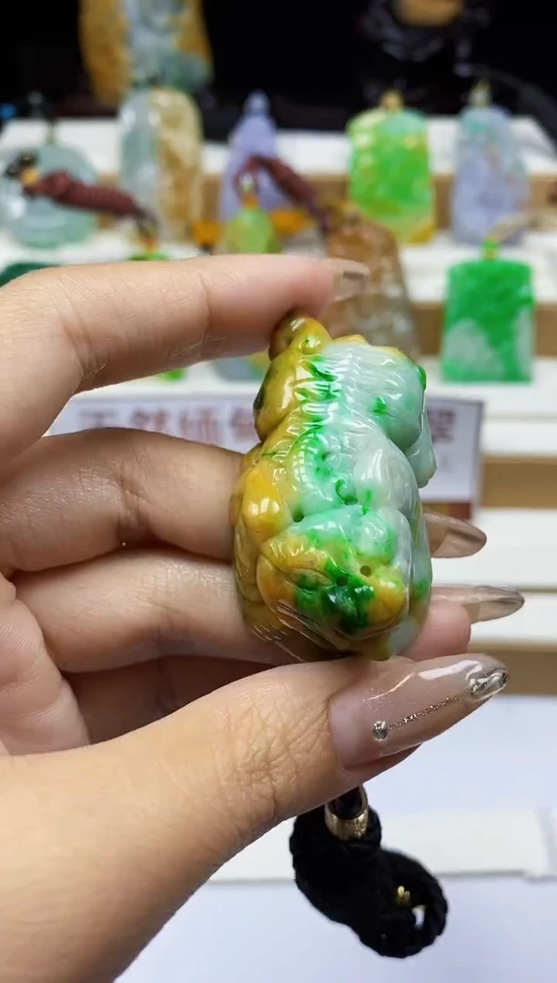 颈饰未镶嵌翡翠翡翠A货