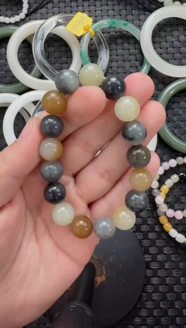 颈饰未镶嵌和田玉12mm楼兰手串