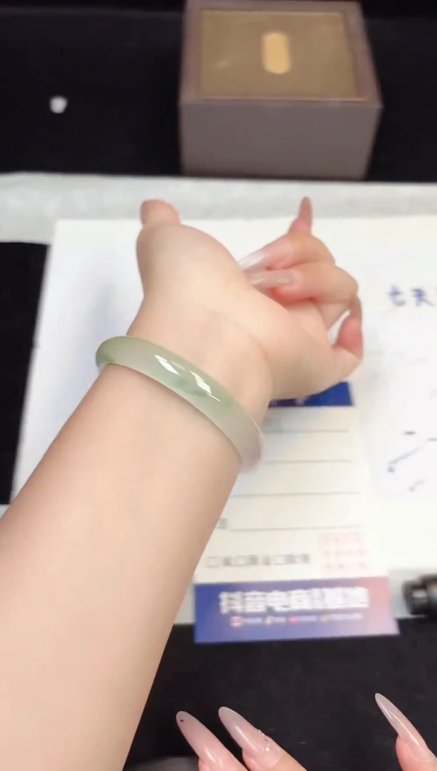 翡翠手镯未镶嵌253
