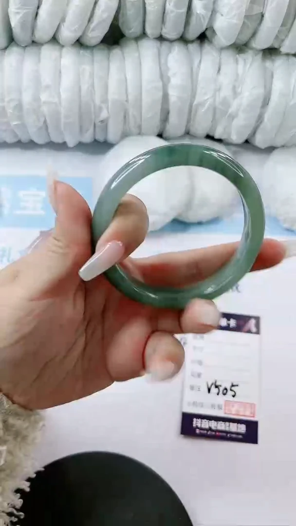 【闪购商品】石英质玉手镯未镶嵌多样性发货V505