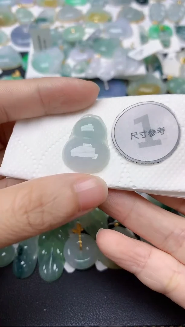 翡翠未镶嵌颈饰天然缅甸A货翡翠