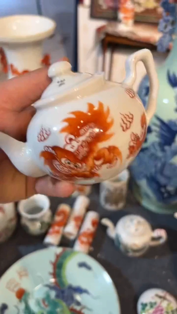 摆件瓷摆件瓷摆件狮子小水壶