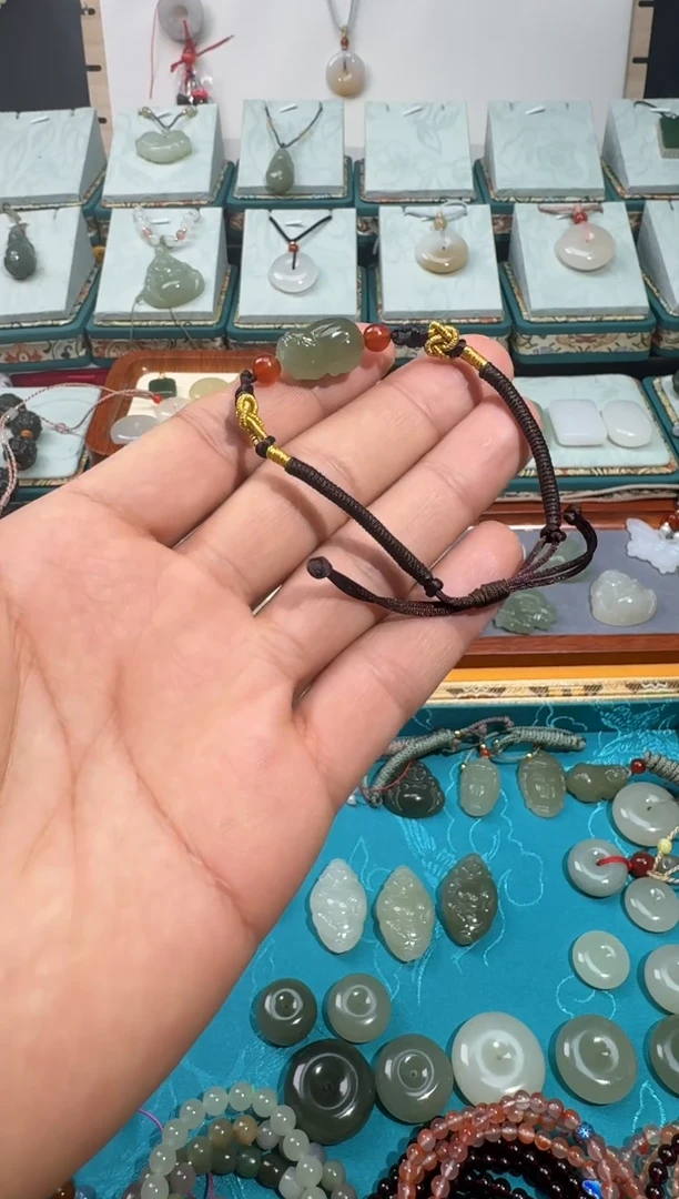 【闪购商品】和田玉颈饰未镶嵌貔貅手链