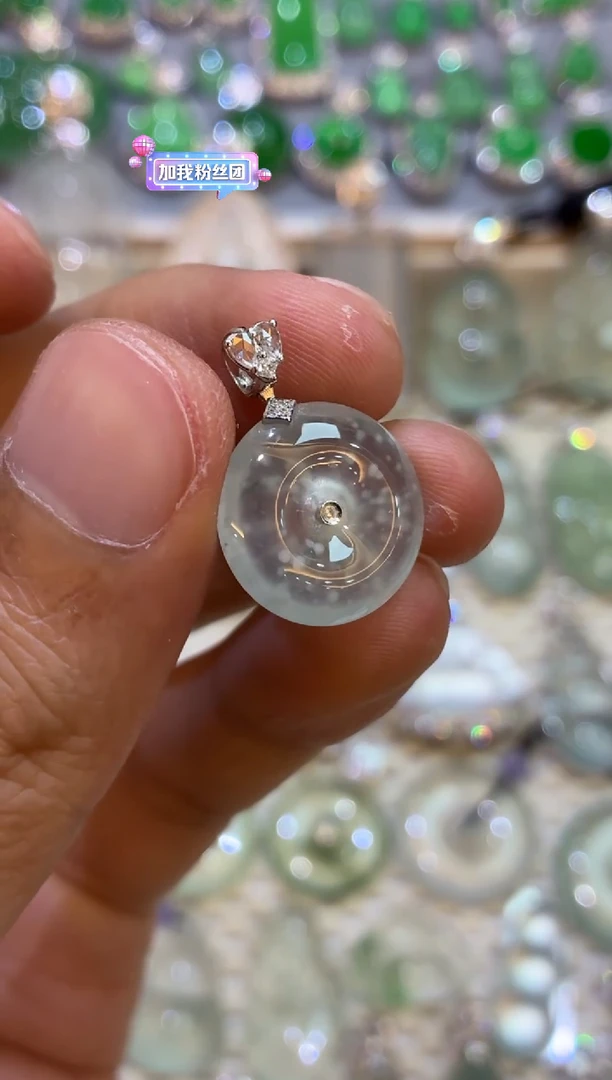 吊坠(不含链)18K金镶嵌翡翠平安扣