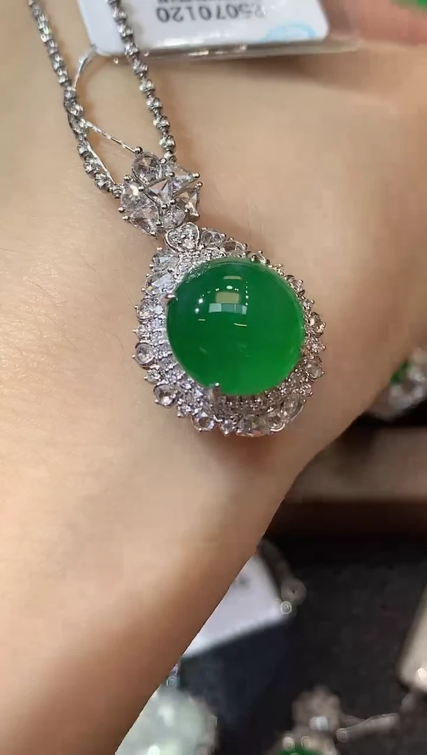 吊坠(不含链)18K金镶嵌翡翠C29