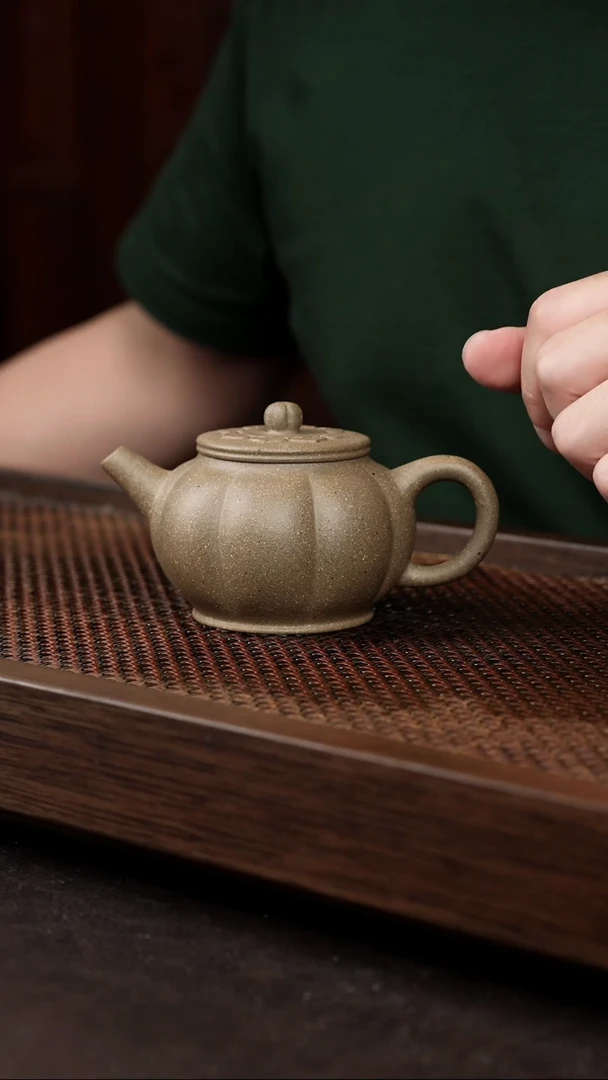 茶壶紫砂岩中泥灯笼