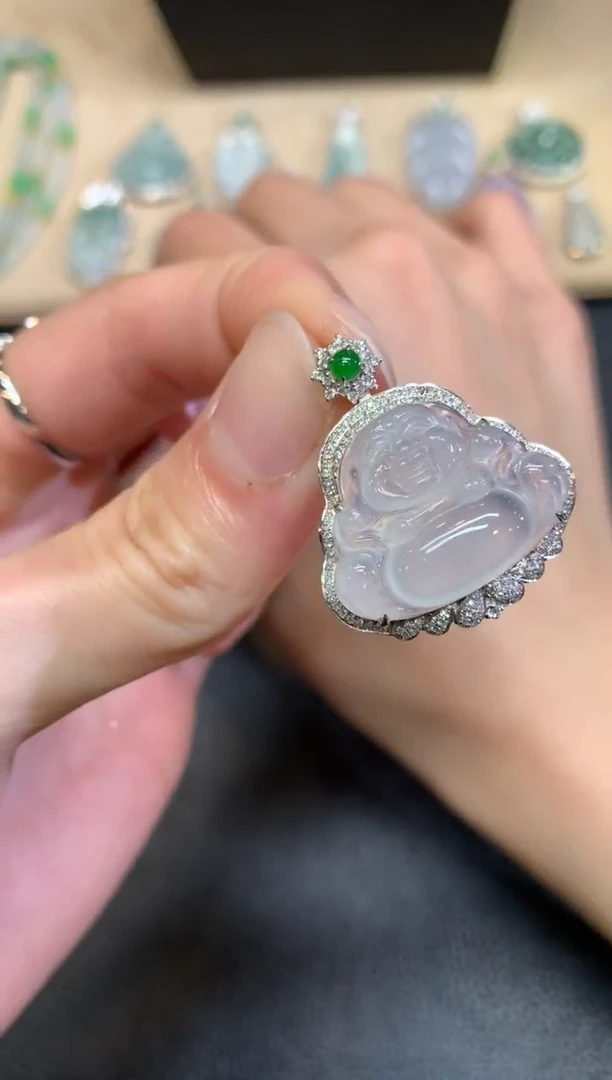 【闪购商品】翡翠颈饰18K金镶嵌佛公【无服务费】