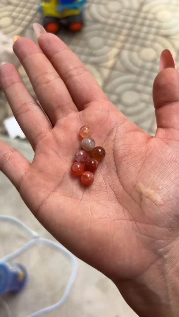 南红玛瑙散珠未镶嵌原矿无优化大黑洞6-7mm单珠多样性发1