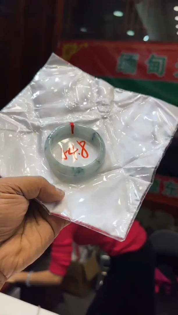 未镶嵌手镯翡翠手镯