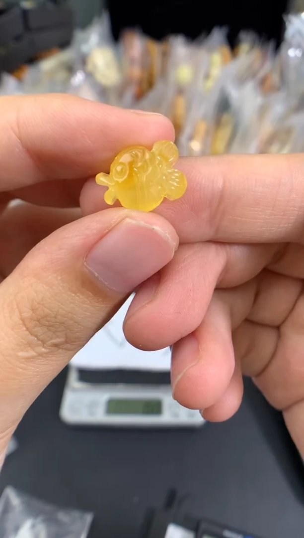 蜜蜡未镶嵌珠宝奇石1