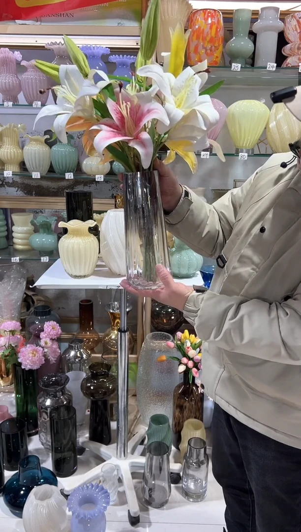 【闪购商品】无铅玻璃渐变花瓶