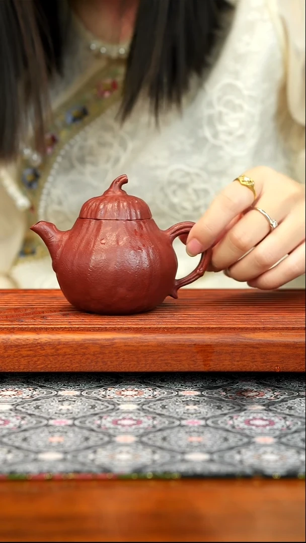 紫砂茶宠朱泥   茄瓜壶