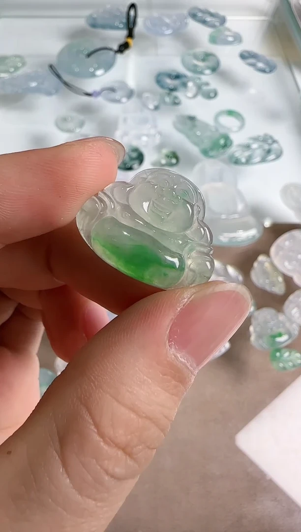 【闪购商品】翡翠吊坠(不含链)未镶嵌··