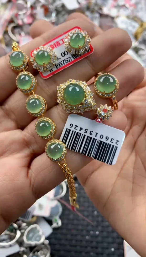 银S925镶嵌戒指翡翠888    1