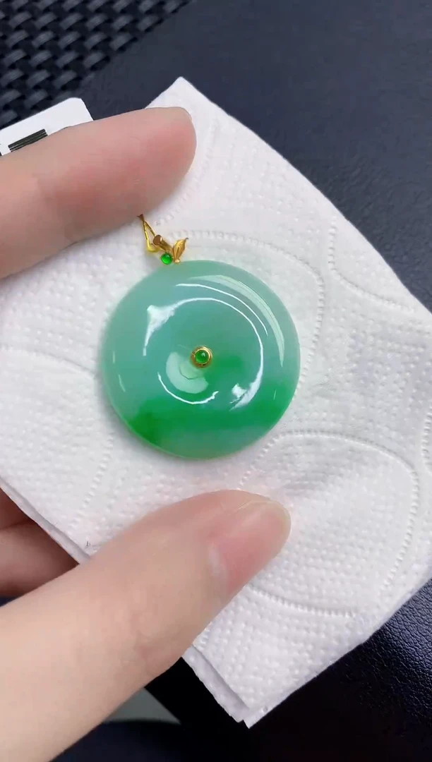 颈饰18K金镶嵌翡翠天然翡翠缅甸A货