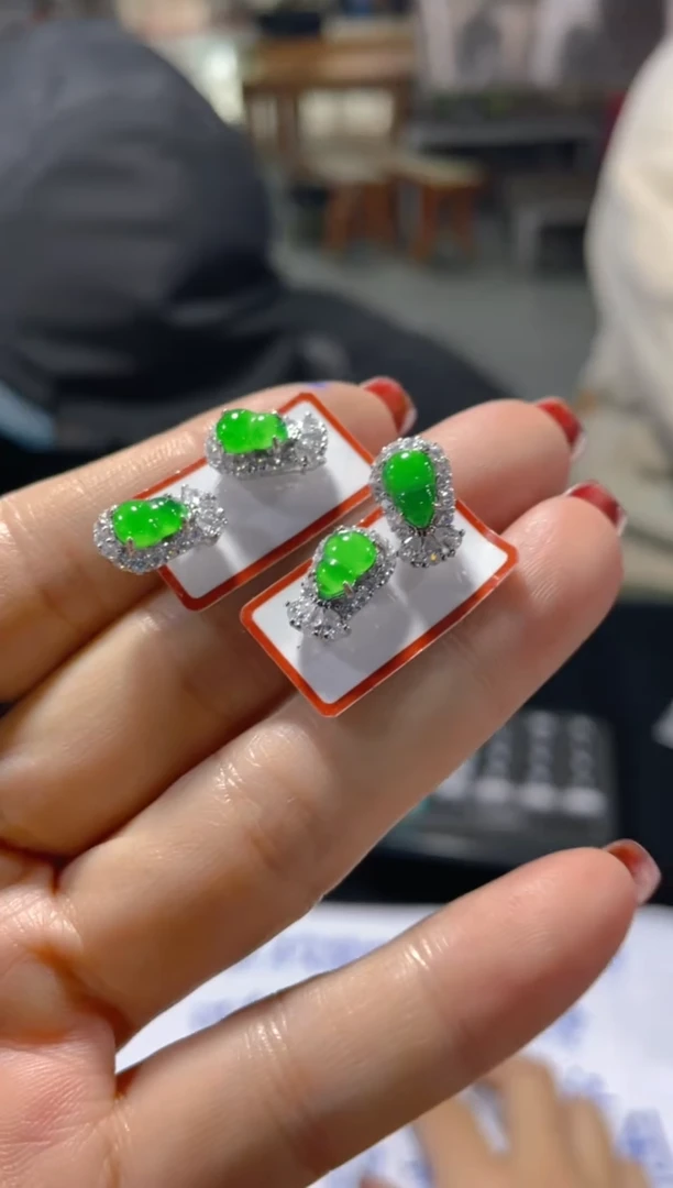 【闪购商品】翡翠耳饰未镶嵌天然A货翡翠多样性发货拍一发一