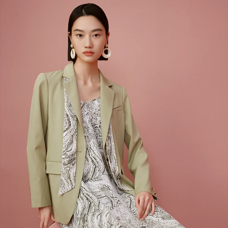 曼德诗百搭通勤西服新款双风格飘带领西装时尚气质外套M423300591