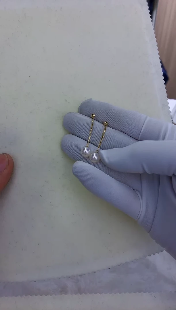 18K金镶嵌饰品海水珍珠7-8豆豆耳线