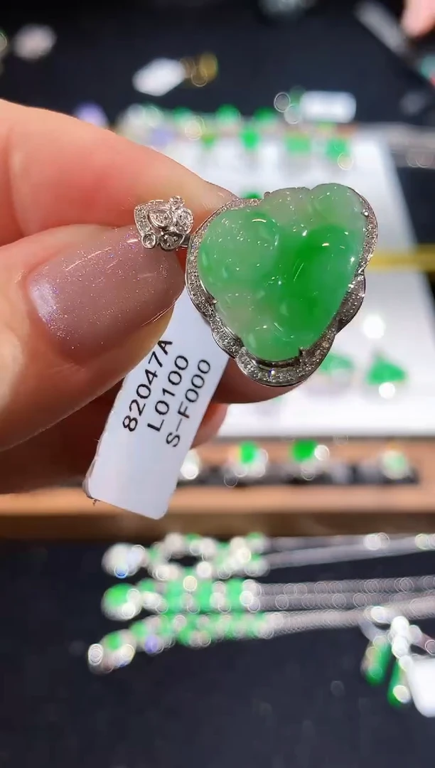 翡翠18K金镶嵌吊坠(不含链)L0100多样性发其一