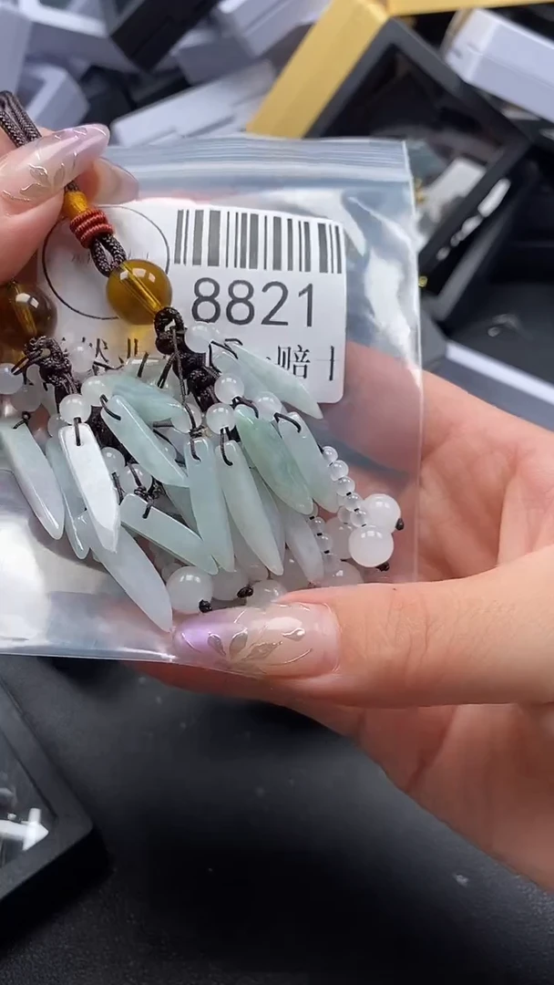吊坠(不含链)未镶嵌翡翠8821