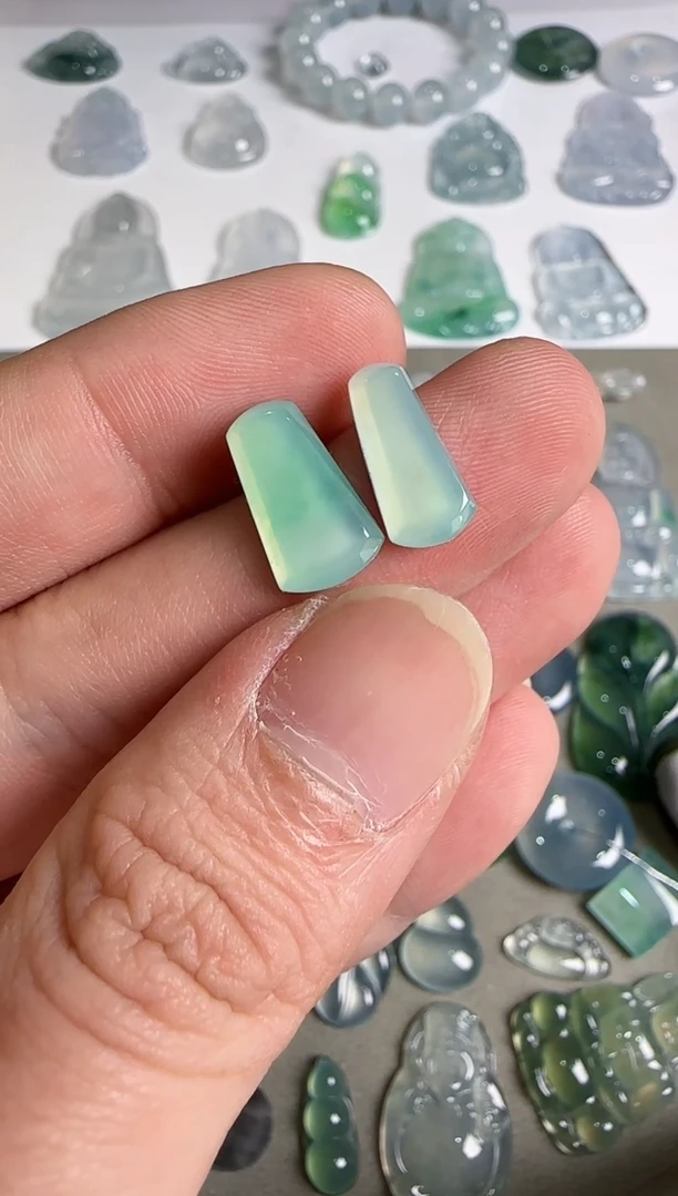 吊坠(不含链)未镶嵌翡翠.