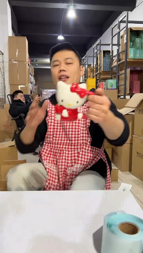【闪购商品】杯红色kt抱苹果全身杯