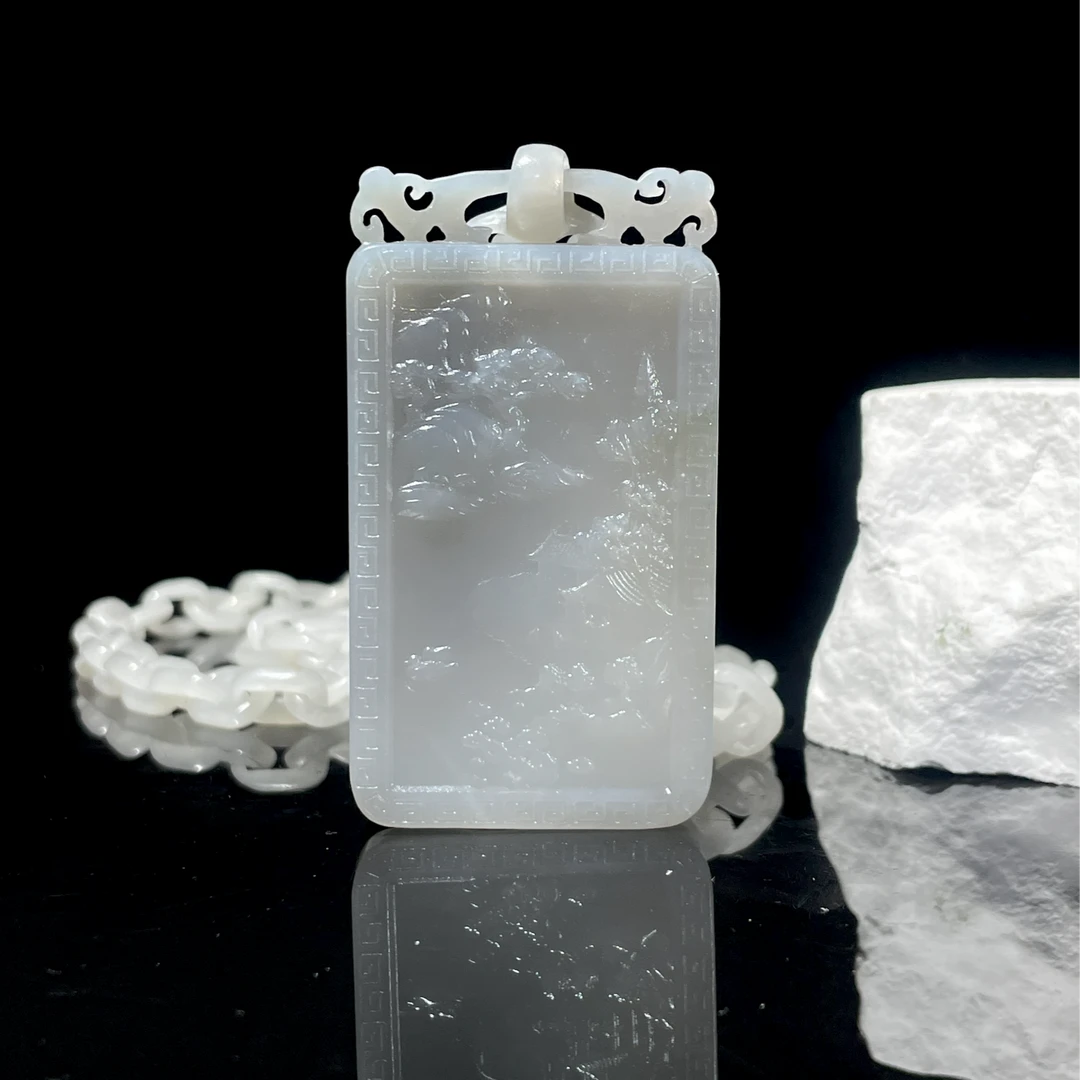 2124-云山朦胧  和田玉