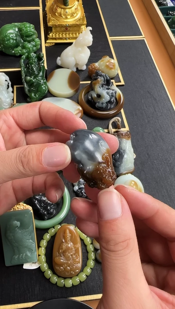 未镶嵌和田玉挂件p44