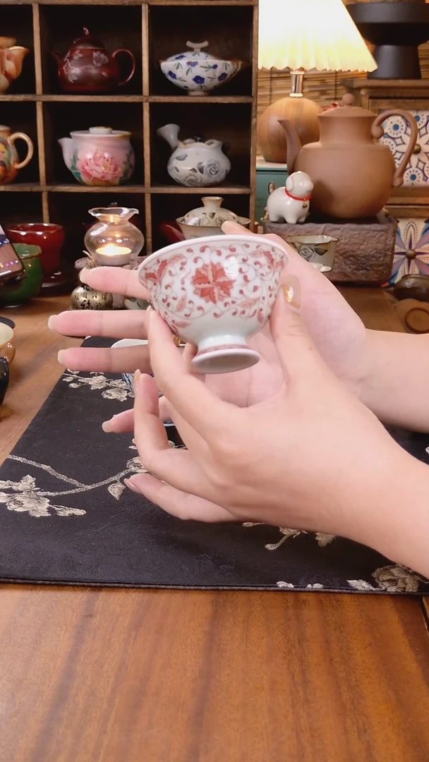 缠枝莲高脚主人杯红