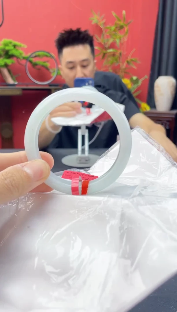 未镶嵌手镯翡翠7