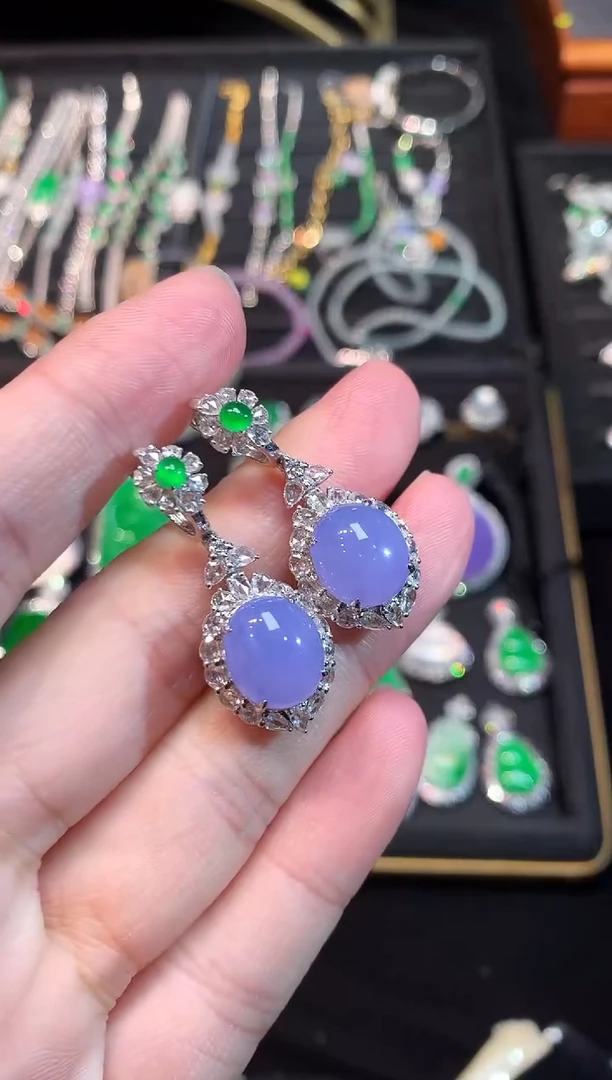 18K金镶嵌翡翠耳饰紫罗兰大蛋面耳坠