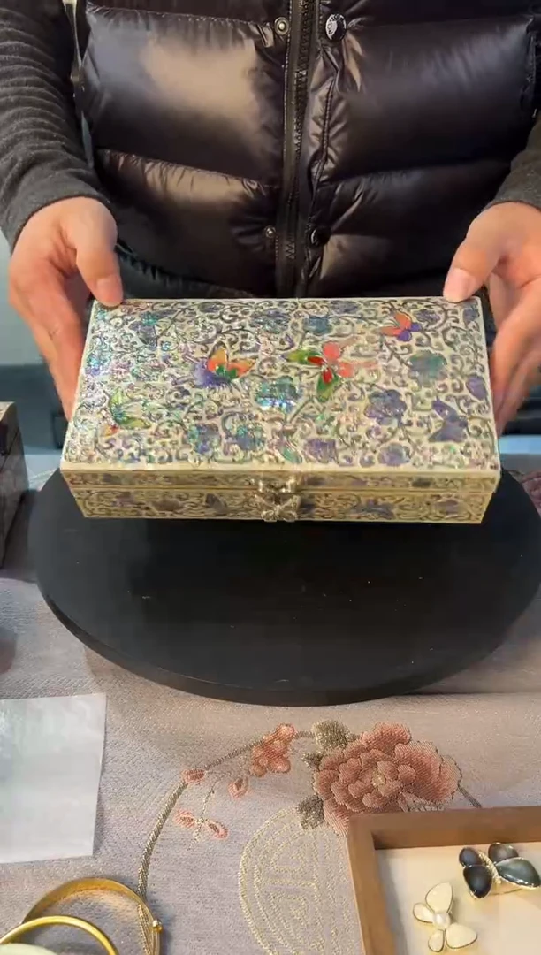 黑金鲍底·弘贝雅螺钿漆器文化馆