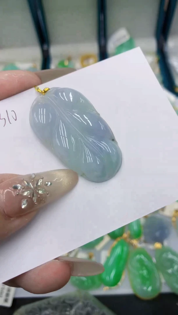 颈饰18K金镶嵌翡翠11111