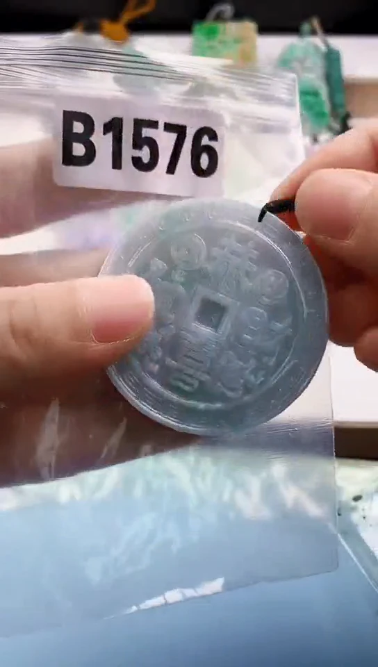 翡翠未镶嵌颈饰天然翡翠吊坠挂件