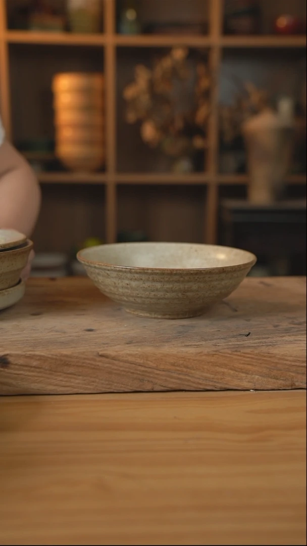 奶奶系列的8英寸螺纹面碗