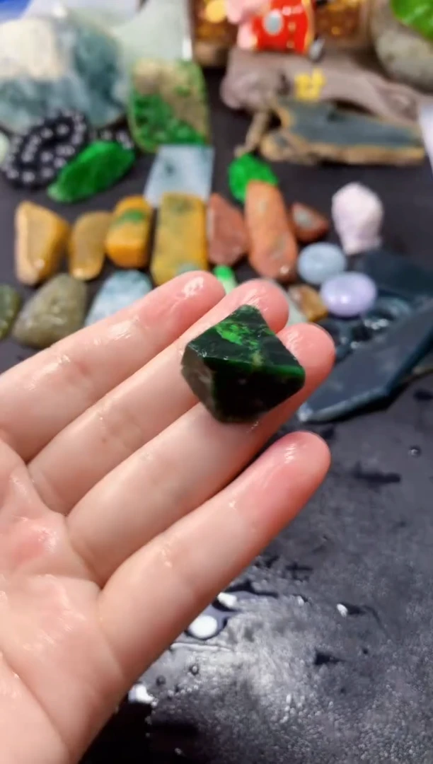 翡翠未镶嵌颈饰063天然翡翠