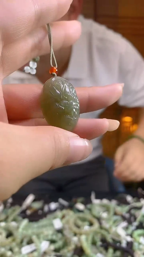 和田玉未镶嵌颈饰多样性发货，拍一发一