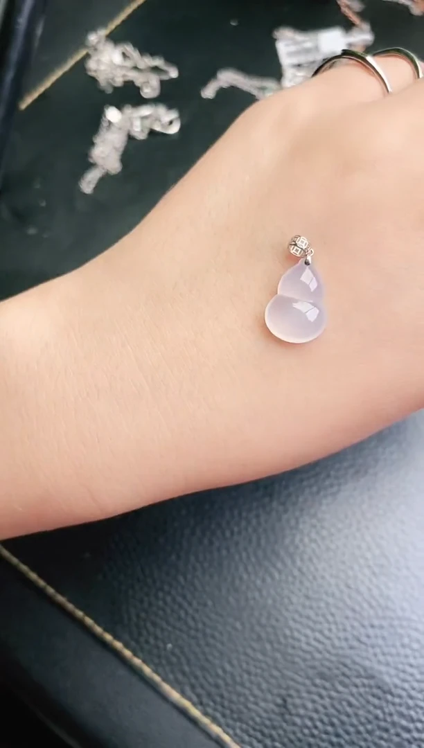 吊坠(赠链)18K金镶嵌翡翠0