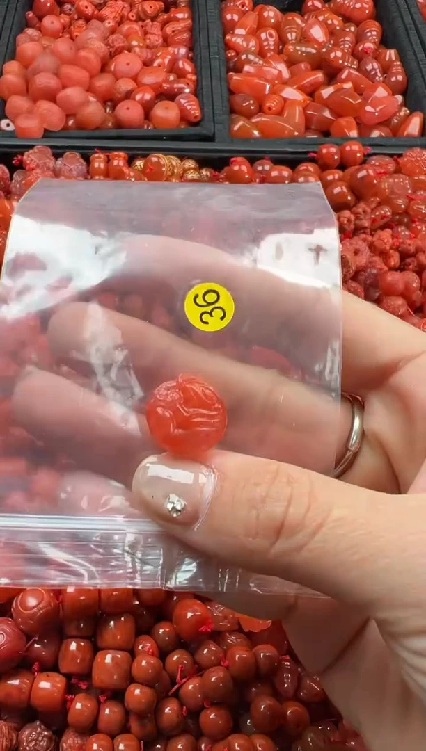 【闪购商品】南红玛瑙颈饰未镶嵌1