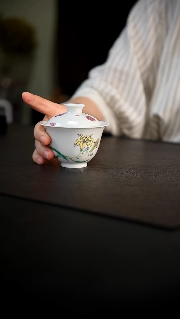 瓷片一点堂康熙五彩.。