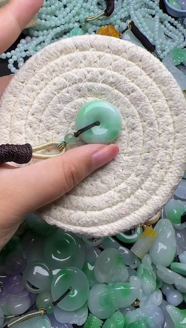 翡翠未镶嵌颈饰天然缅甸翡翠吊坠