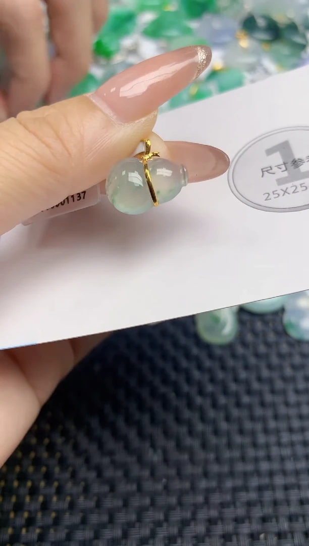 颈饰18K金镶嵌翡翠天然缅甸A货翡翠百元以上9元证书费自理