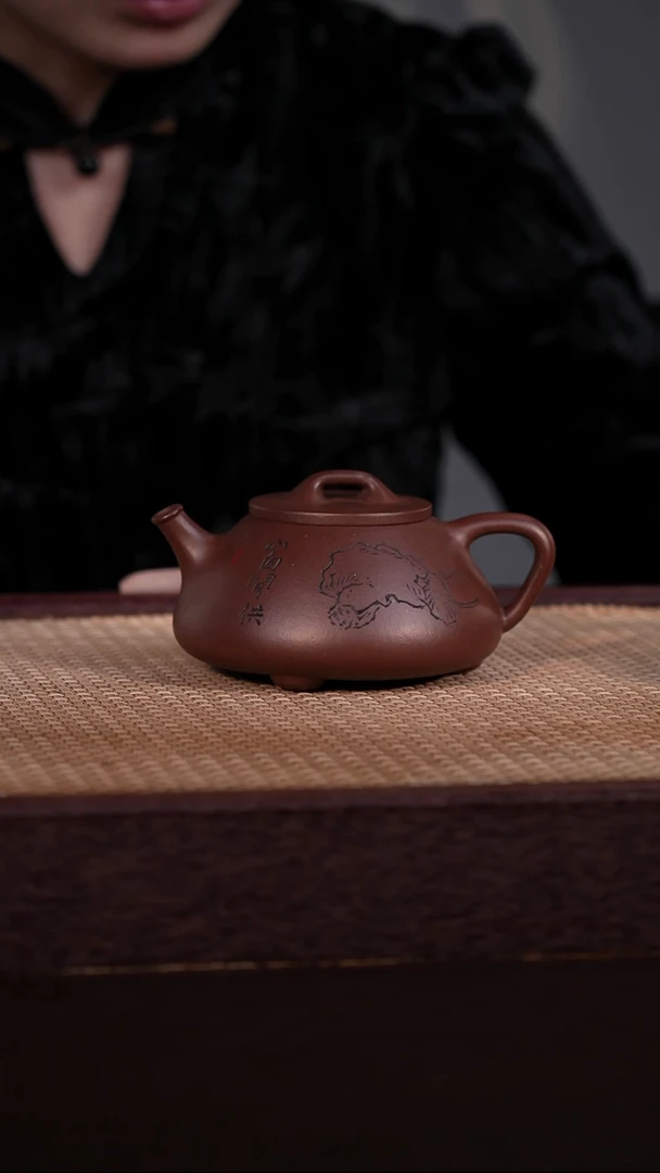 茶壶紫砂黑星土 220cc