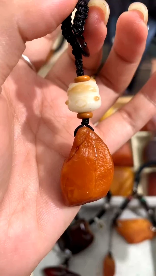 【闪购商品】蜜蜡裸石未镶嵌似玉