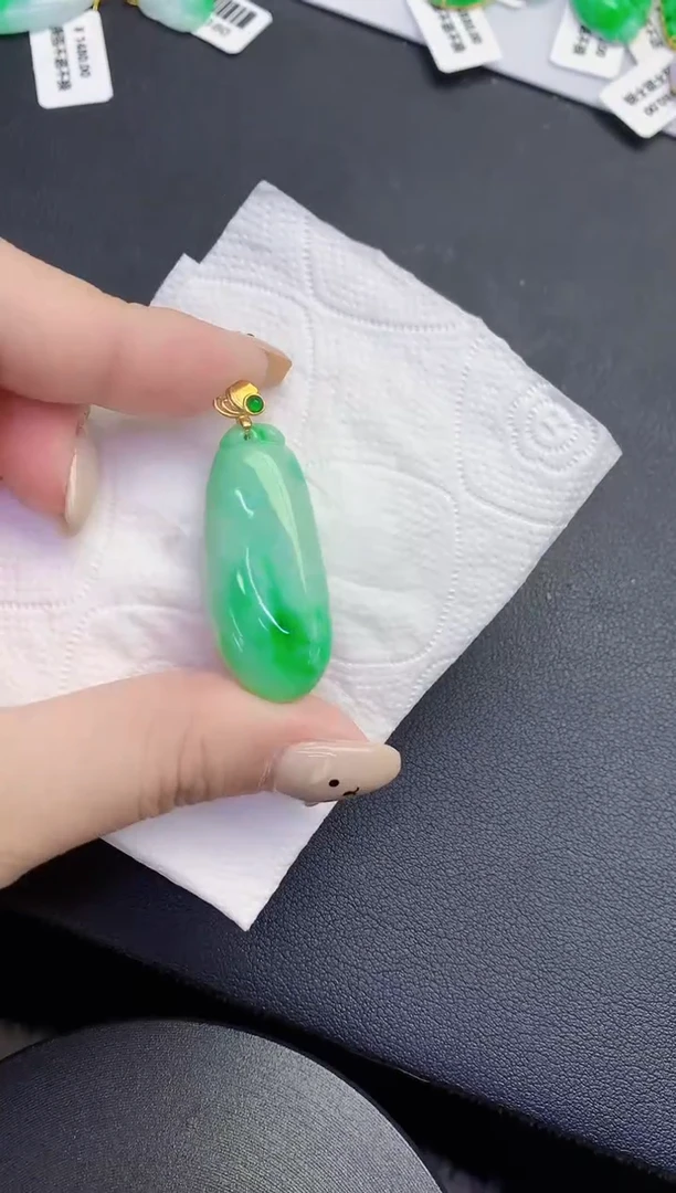 颈饰未镶嵌翡翠缅甸天然翡翠A货