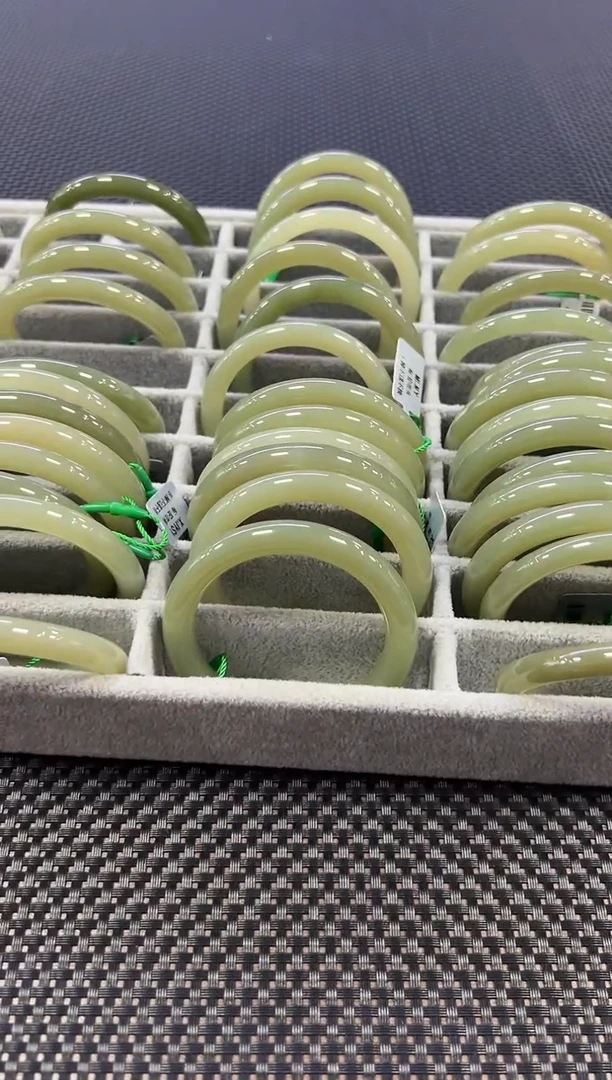 【闪购商品】和田玉手镯未镶嵌美人条手镯（53-54）(多样性发一件)