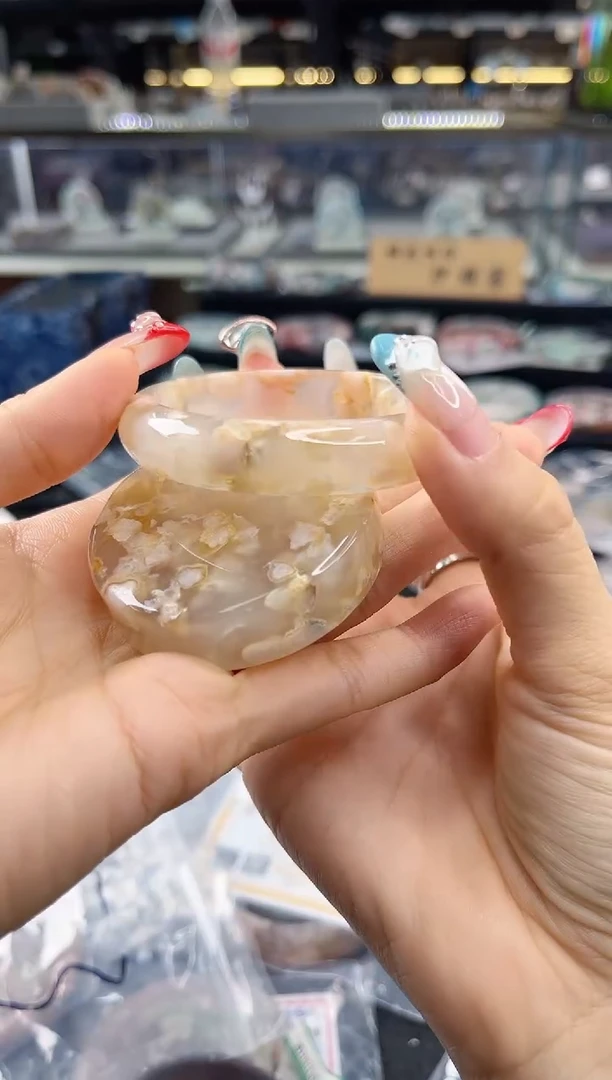 未镶嵌手镯石英质玉六*六圈口（赠品镯心）