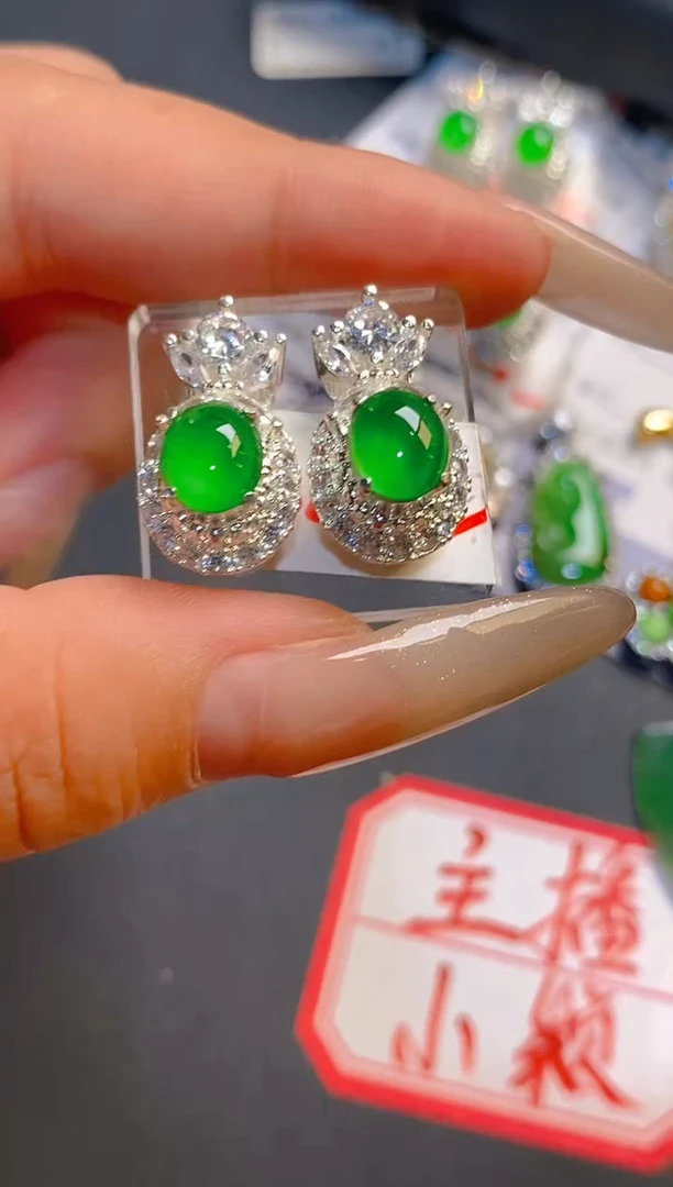 翡翠未镶嵌耳饰天然