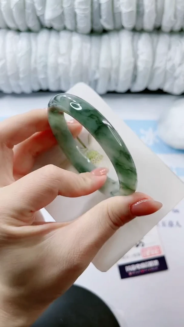 【闪购商品】石英质玉手镯未镶嵌多样性发货L25